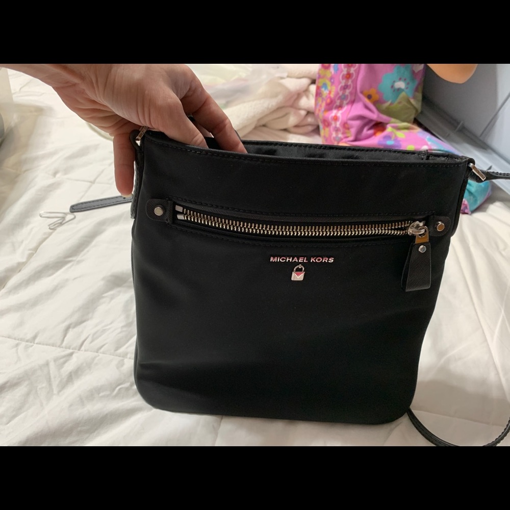 Micheal Kors messenger